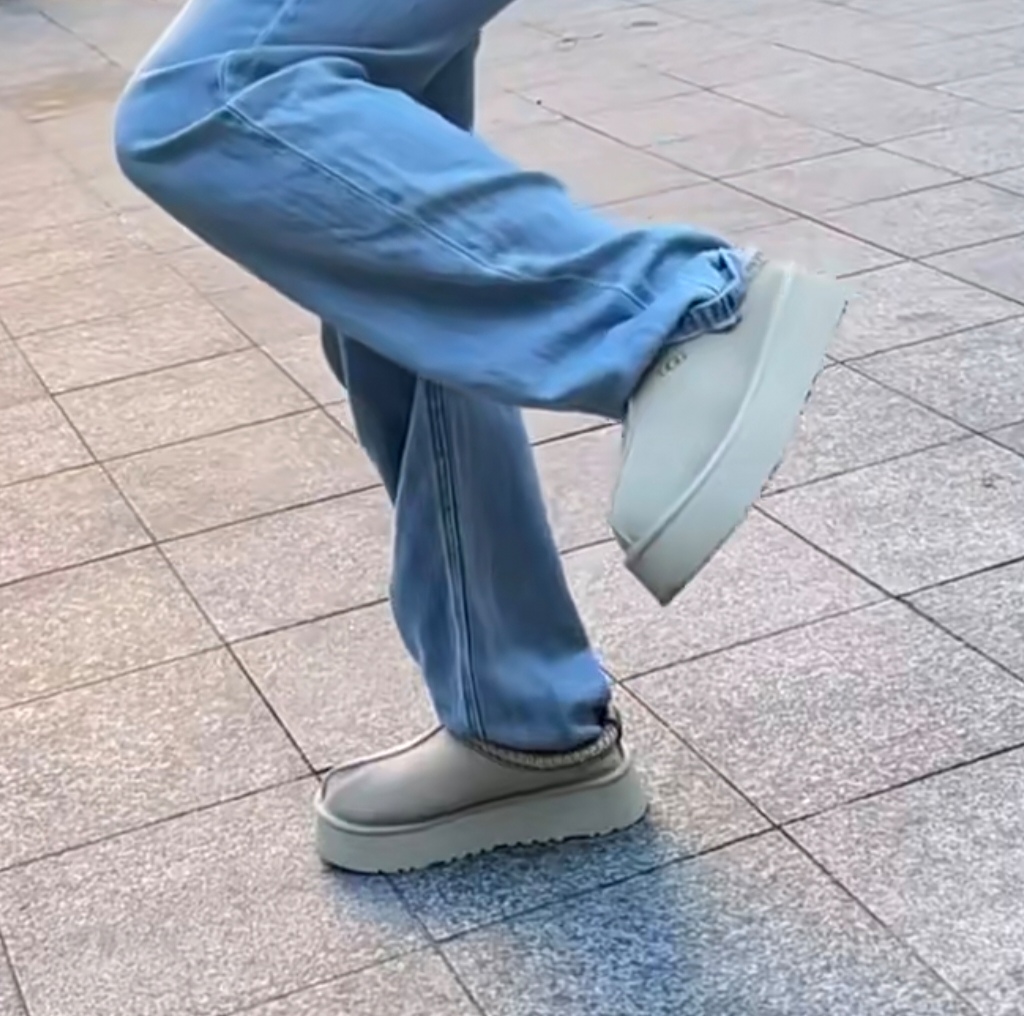 تاز 2.0: شباشب مفتوحة الكعب مب - مراجعة Snapback Hat Flat وسعره